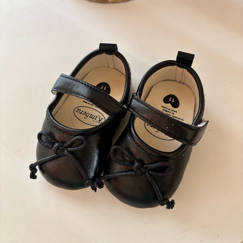 Black Baby Shoes with Bow - Picture 3 of 5